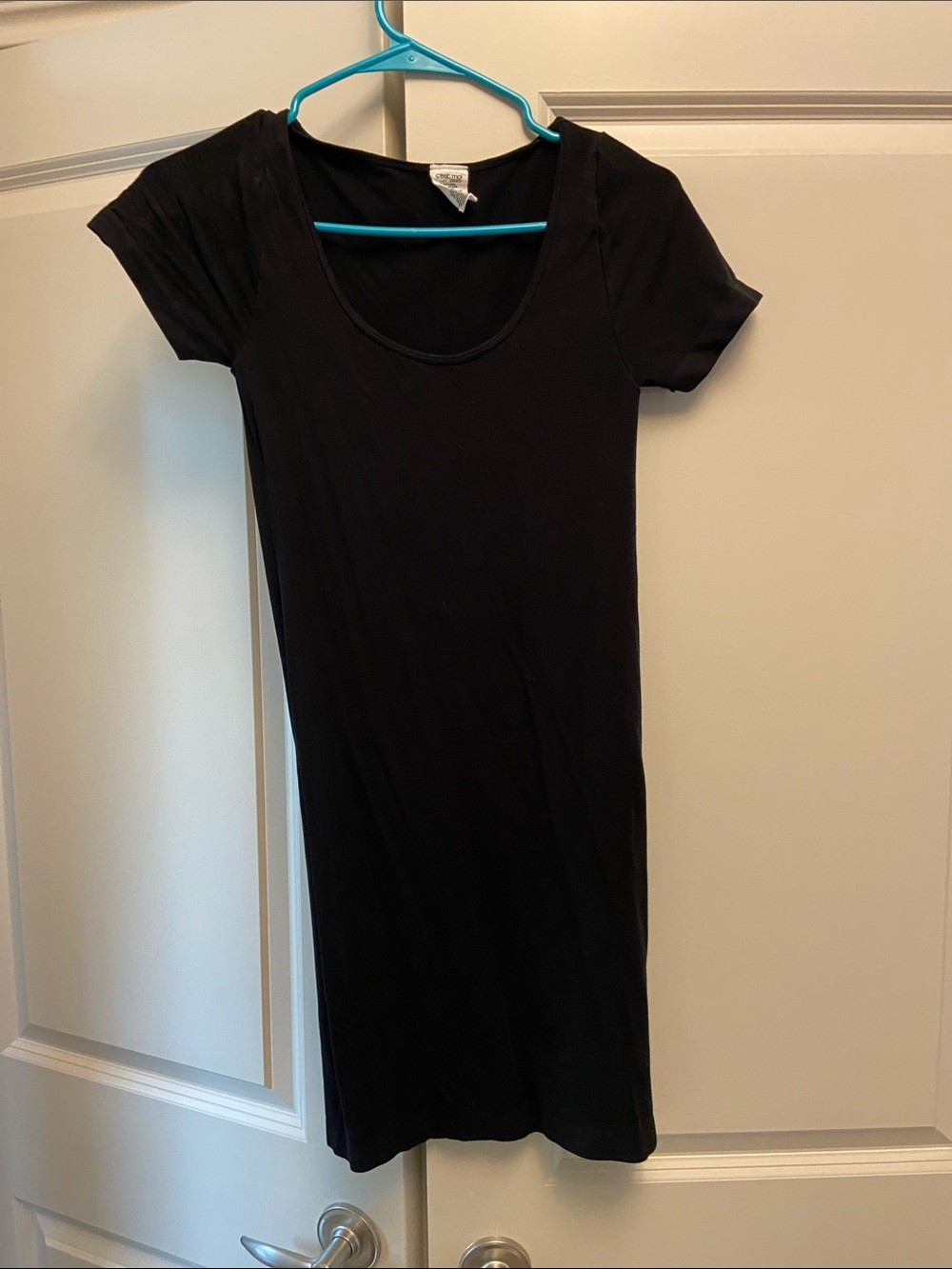 Classic Black Scoop Neck Midi Dress